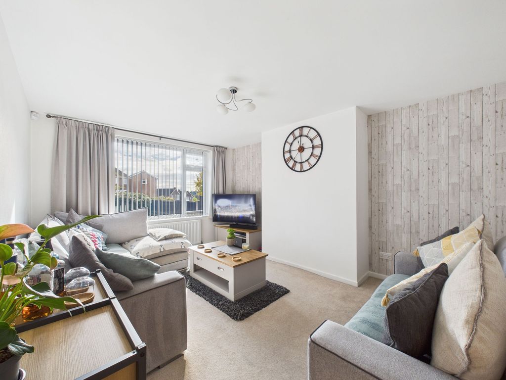 Property photo 2 of 19 Lounge