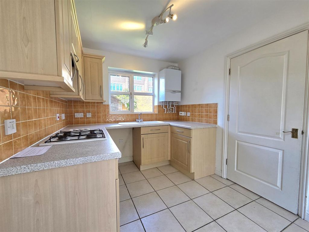 Property photo 3 of 12