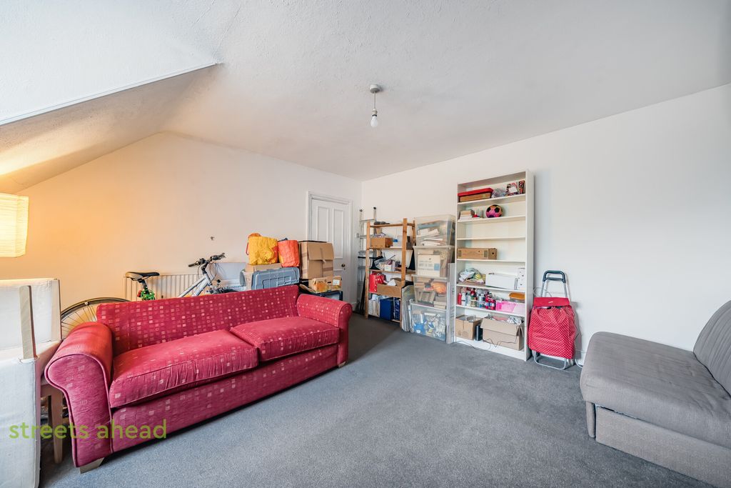 Property photo 3 of 13 71Fd00A7-4511-48E...