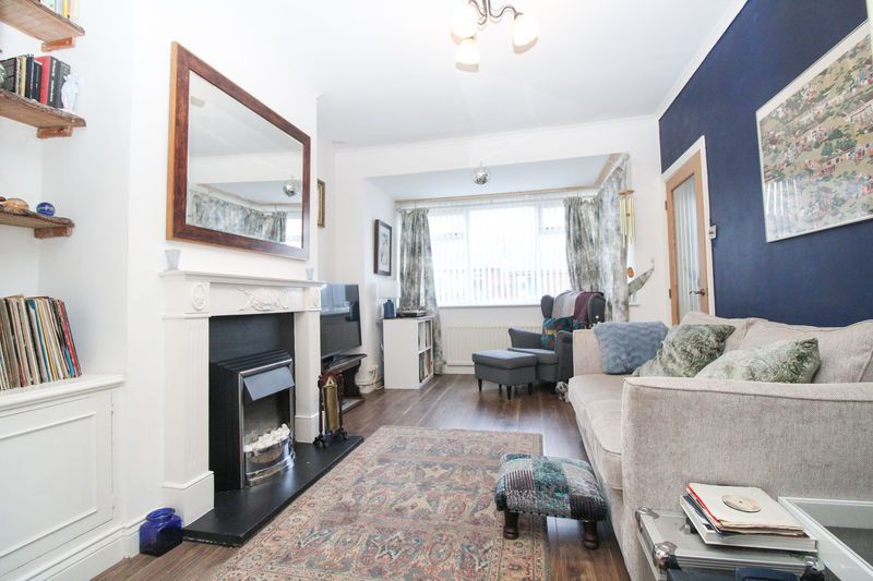 Property photo 2 of 13 Lounge