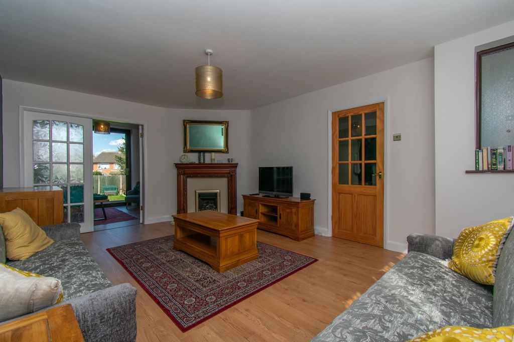 Property photo 2 of 18