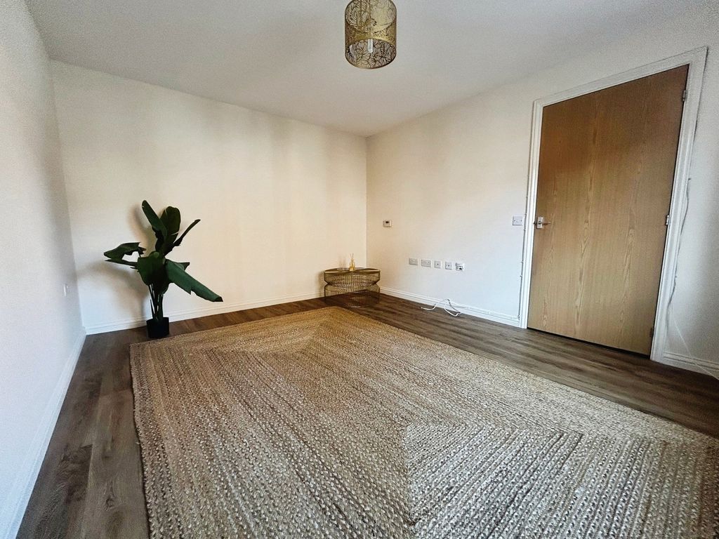Property photo 3 of 9 Pbox-Img.Jpg