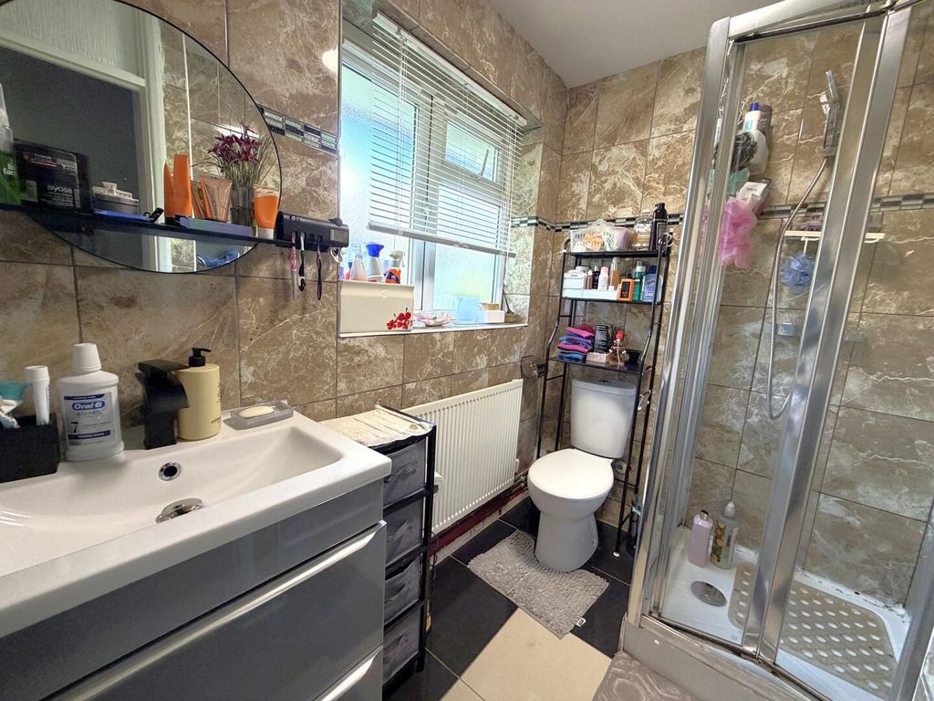 Additional image 13 of 2 bed flat for saleLandseer Court, Corby NN18