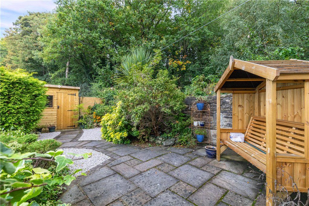 Property photo 3 of 18 Flagged Seating Area