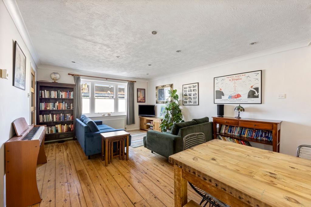 Property photo 3 of 18 Photo 11