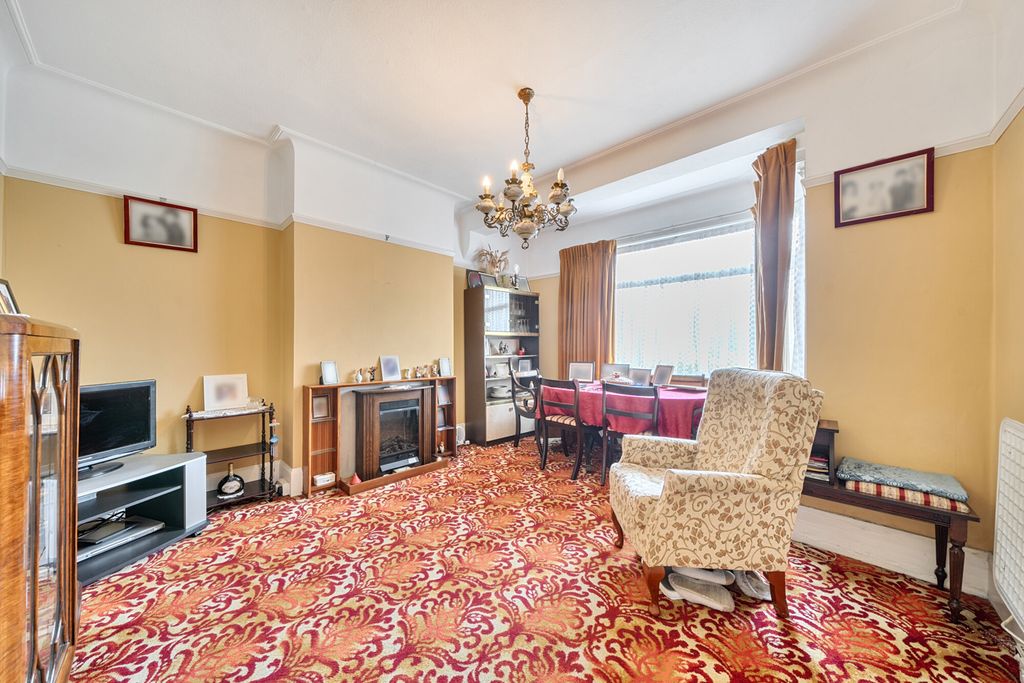 Property photo 3 of 14 1440677-10-69Dce4...