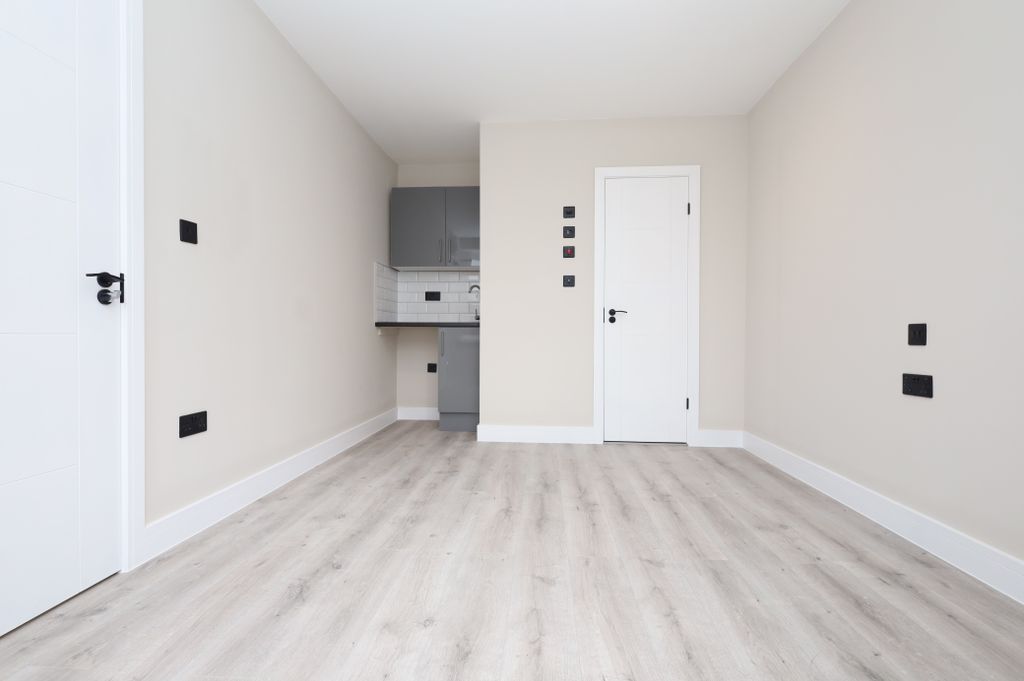 Property photo 1 of 2