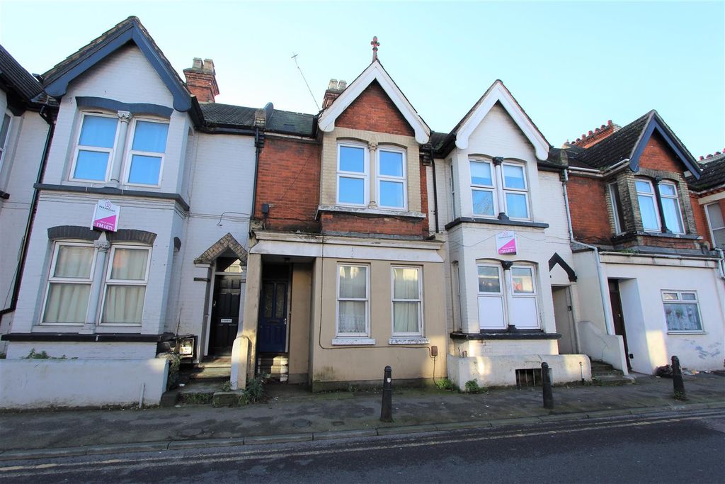 Property photo 1 of 6