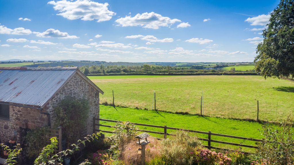 Property photo 3 of 24