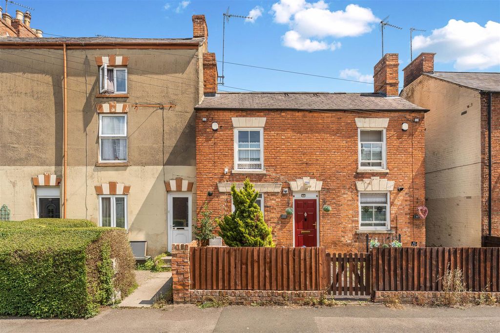 Property photo 1 of 13 Myrtle Cottage, West Street, Banbury-1.Jpg