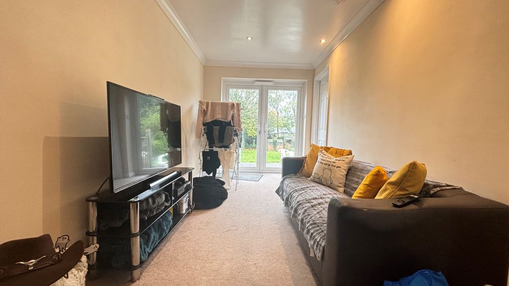 Property photo 2 of 9 Living Room