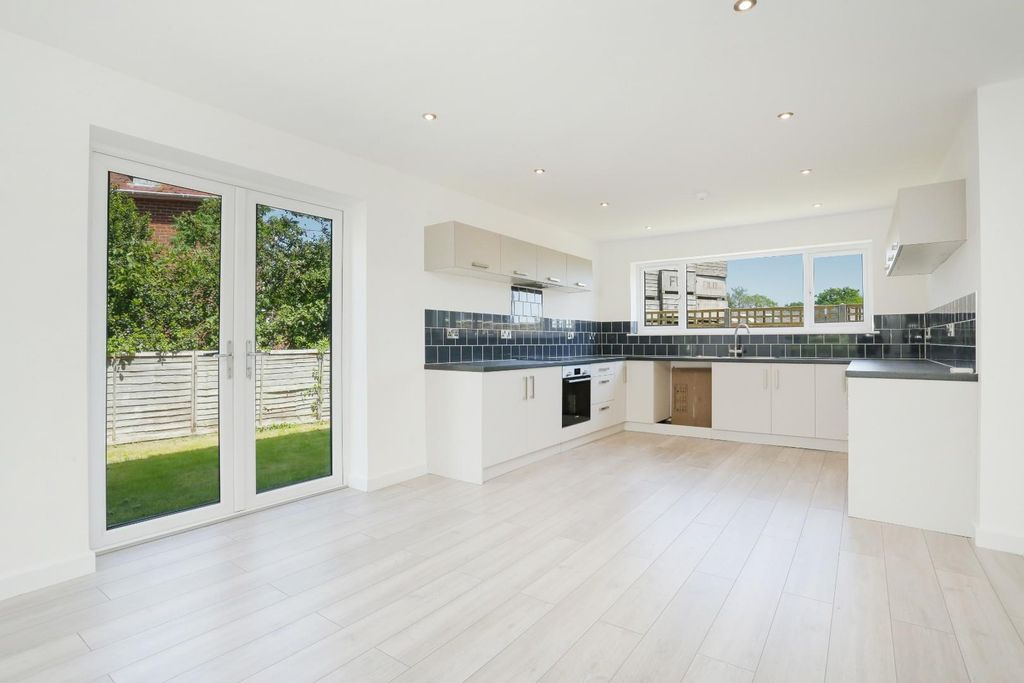 Property photo 2 of 14 Picture 2