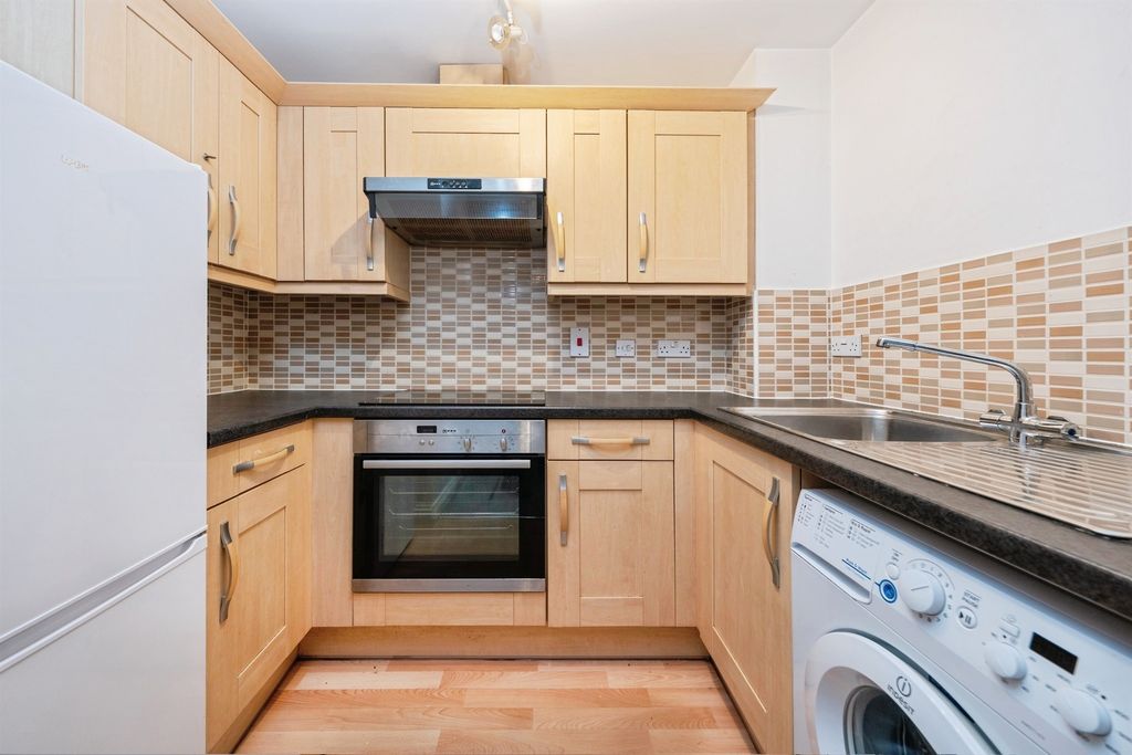 Property photo 2 of 14