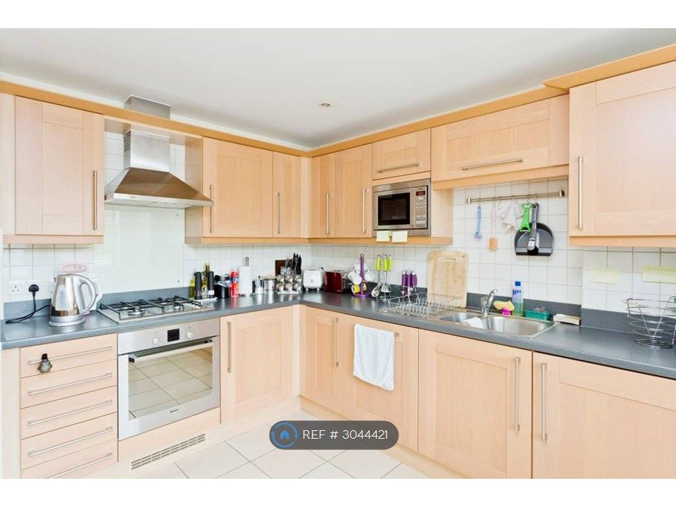 Property photo 3 of 20 Kitchen