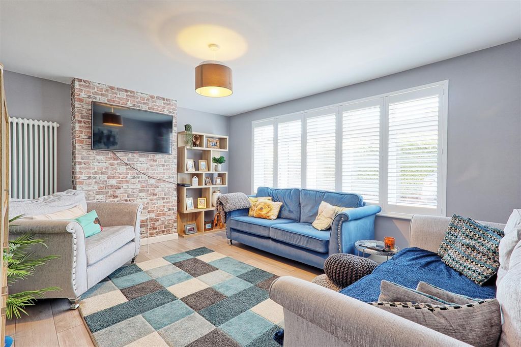 Property photo 2 of 24 Img_3098_099_100_Easyhdr-Interior3.Jpg