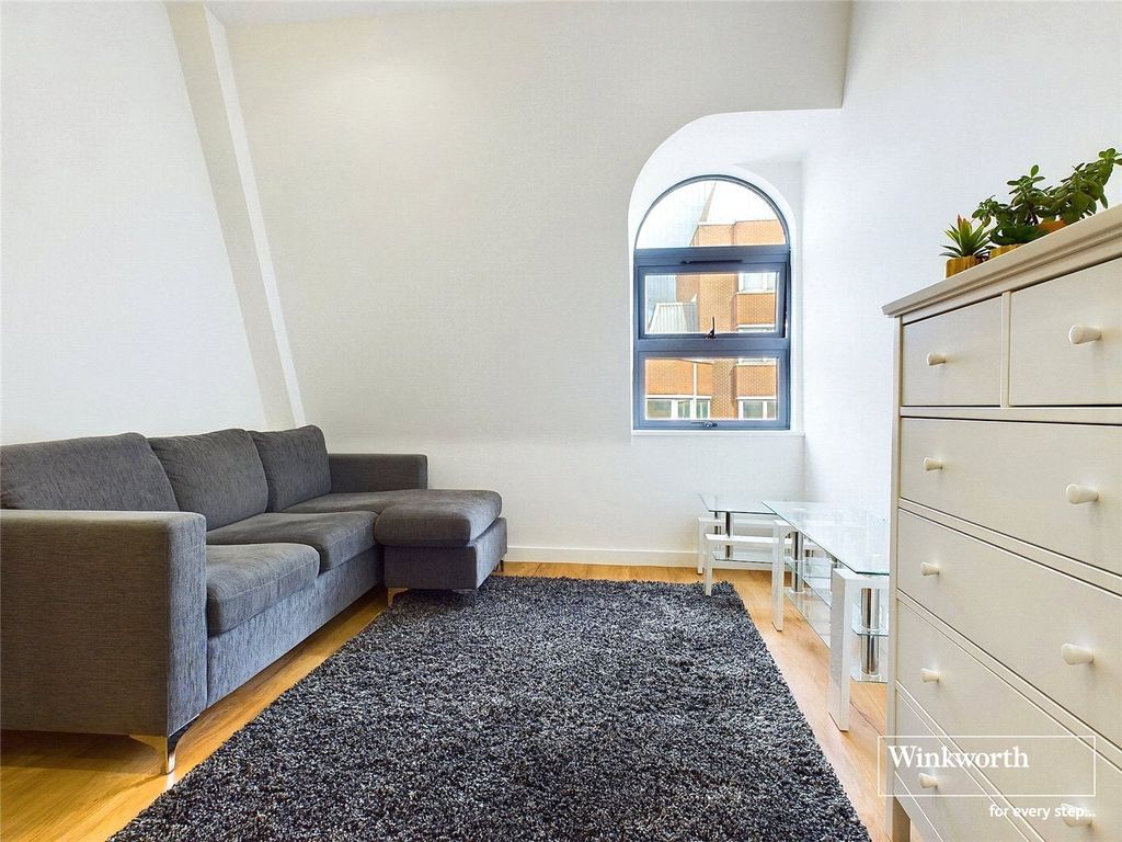 Property photo 3 of 8 Picture No. 11