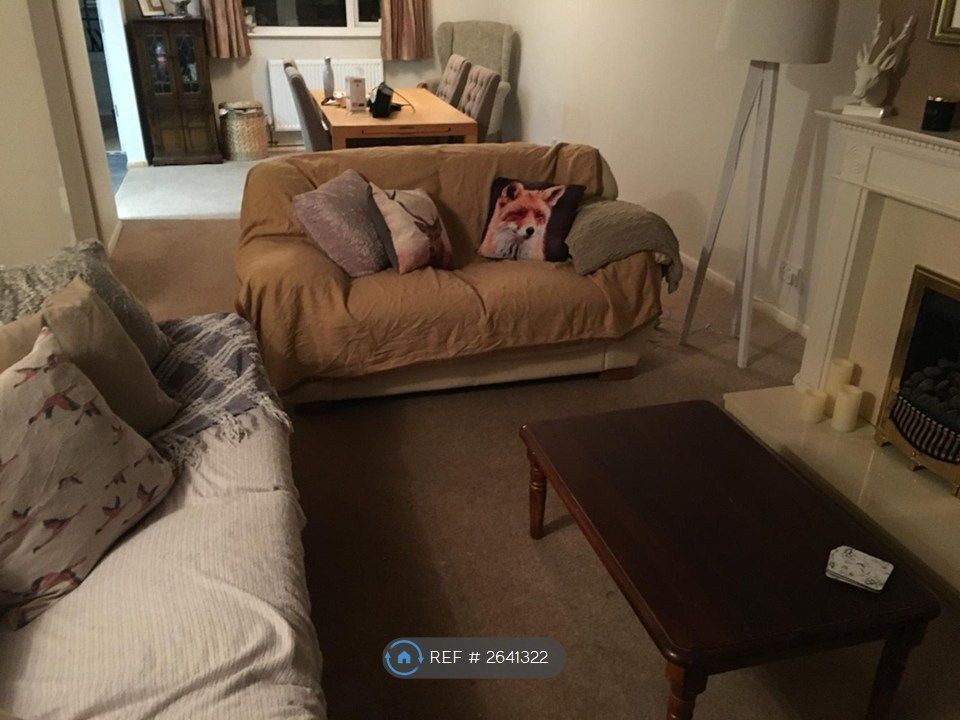 Property photo 3 of 13 Lounge