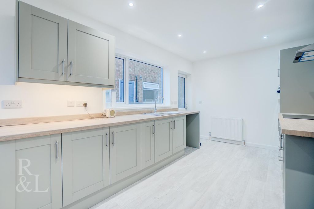 Property photo 3 of 12 Batched  (10).Jpg