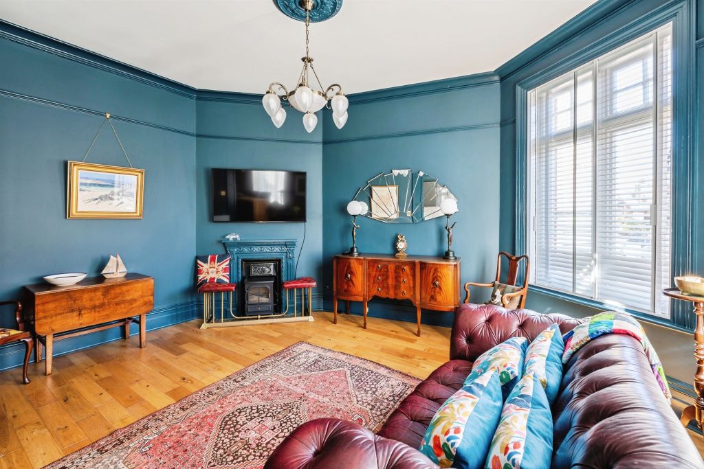 Property photo 3 of 14