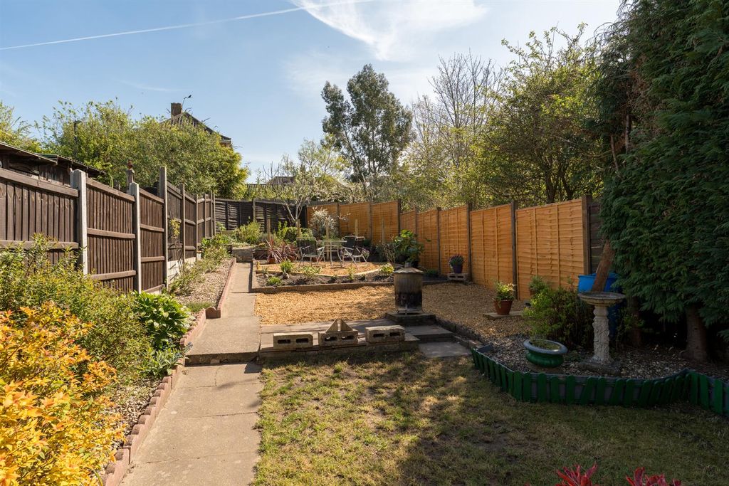 Property photo 1 of 17 57-Peckoverrd-011.Jpg