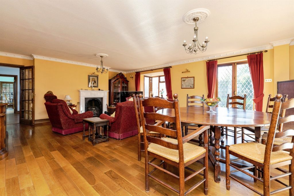 Property photo 2 of 17