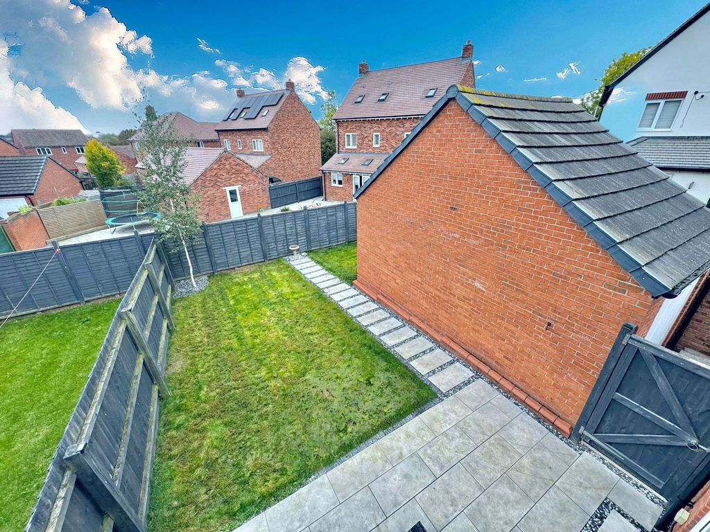 Property photo 2 of 23