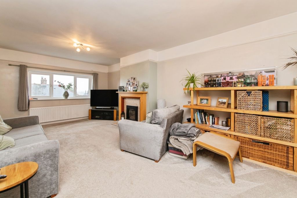 Property photo 3 of 15 Photo