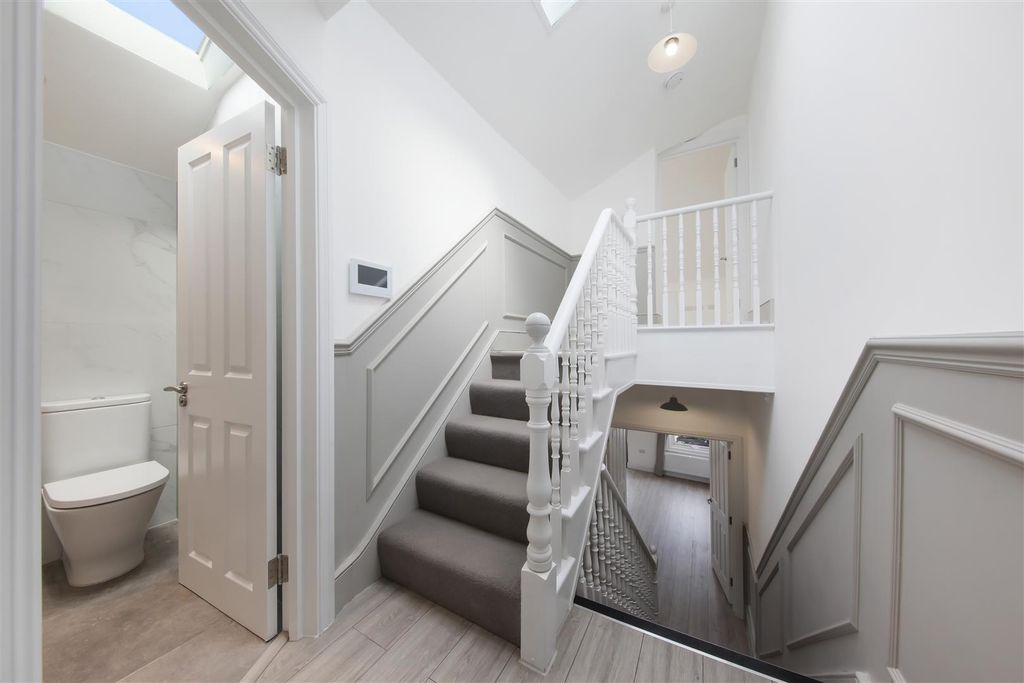 Property photo 2 of 19 Hallway 3.Jpg