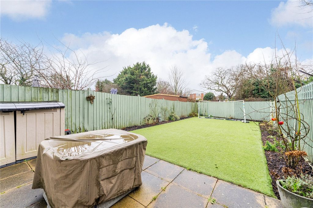 Property photo 2 of 9 Picture No. 25