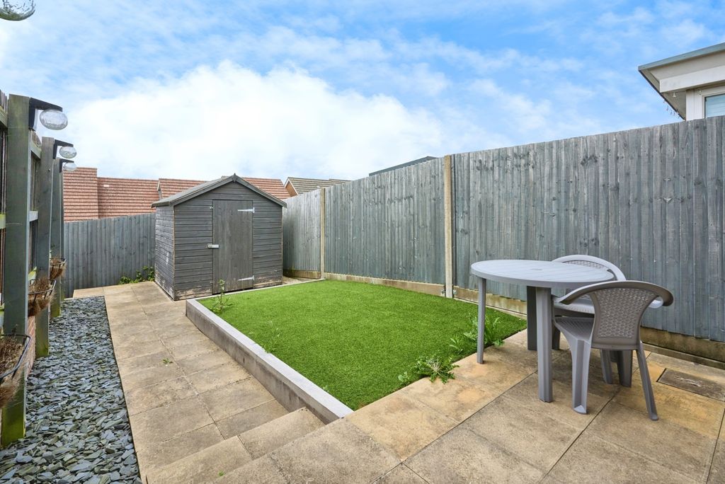 Property photo 3 of 11 Garden