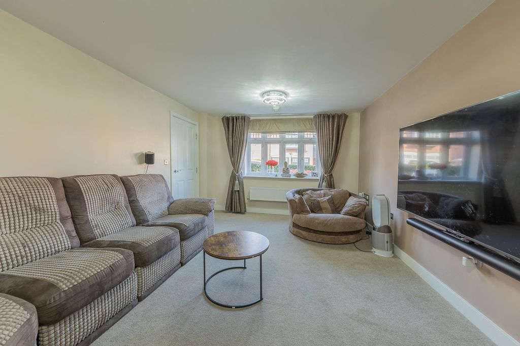 Property photo 3 of 17