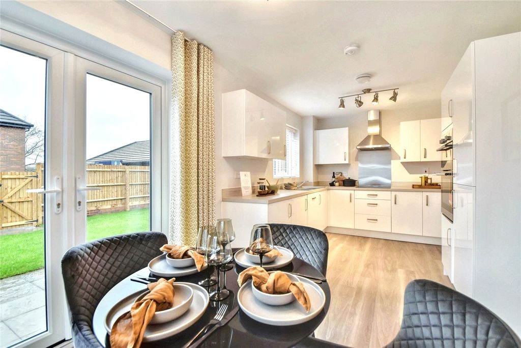 Property photo 2 of 13 Kitchen/Diner