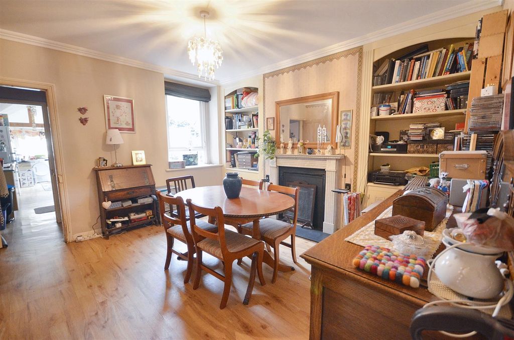 Property photo 3 of 10 Dining Room