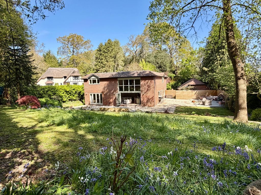 Property photo 2 of 44 Gallery