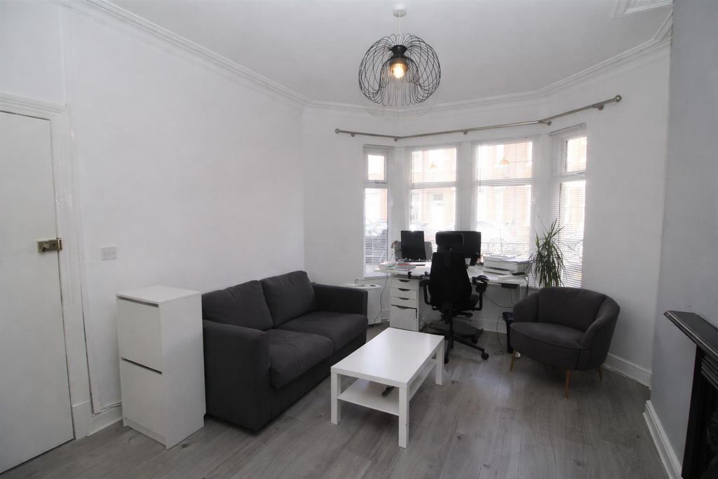 Property photo 2 of 15 960d18A1-4d36-4607-Ae7B-20650Fca2319.Png