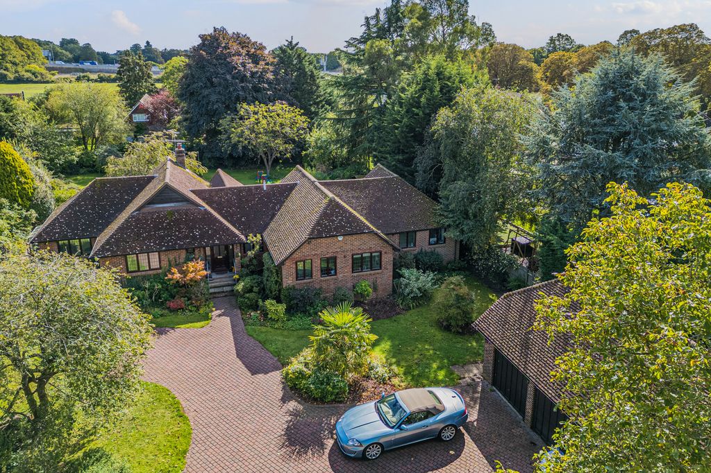 Property photo 2 of 18