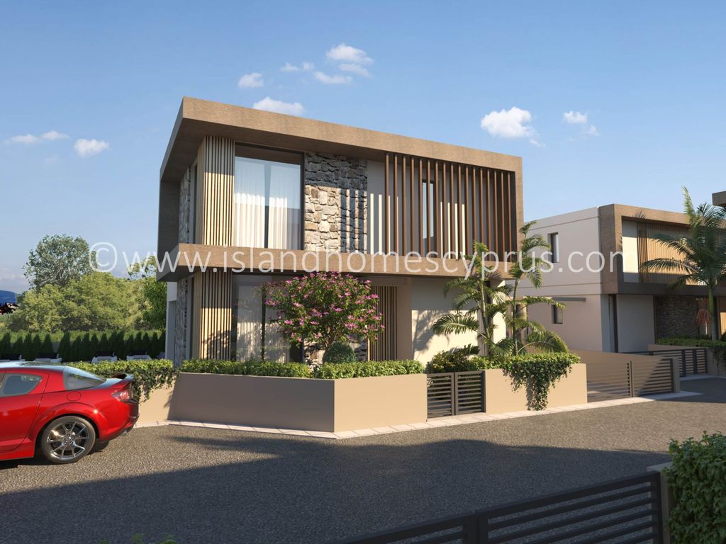 Property photo 2 of 8