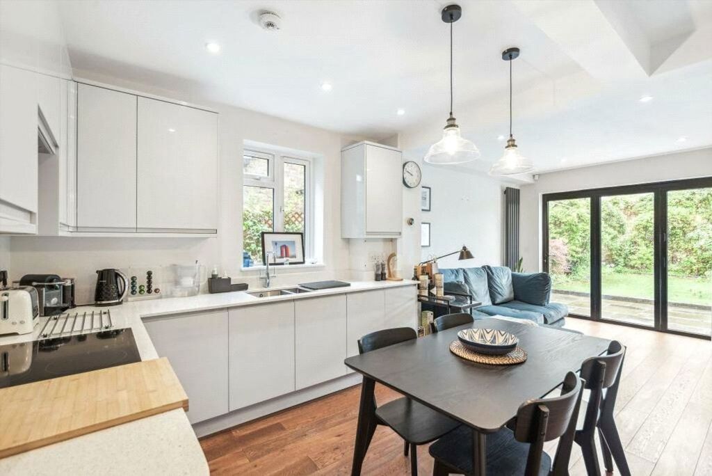 Property photo 2 of 8