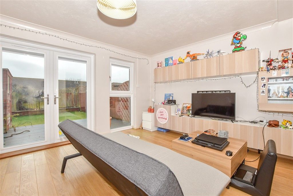 Property photo 1 of 8 Lounge