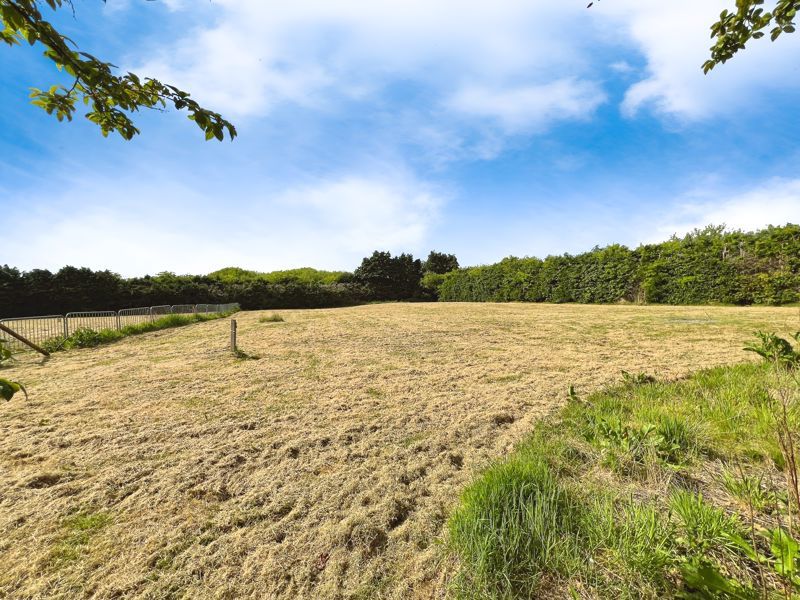 Property photo 2 of 11 Field