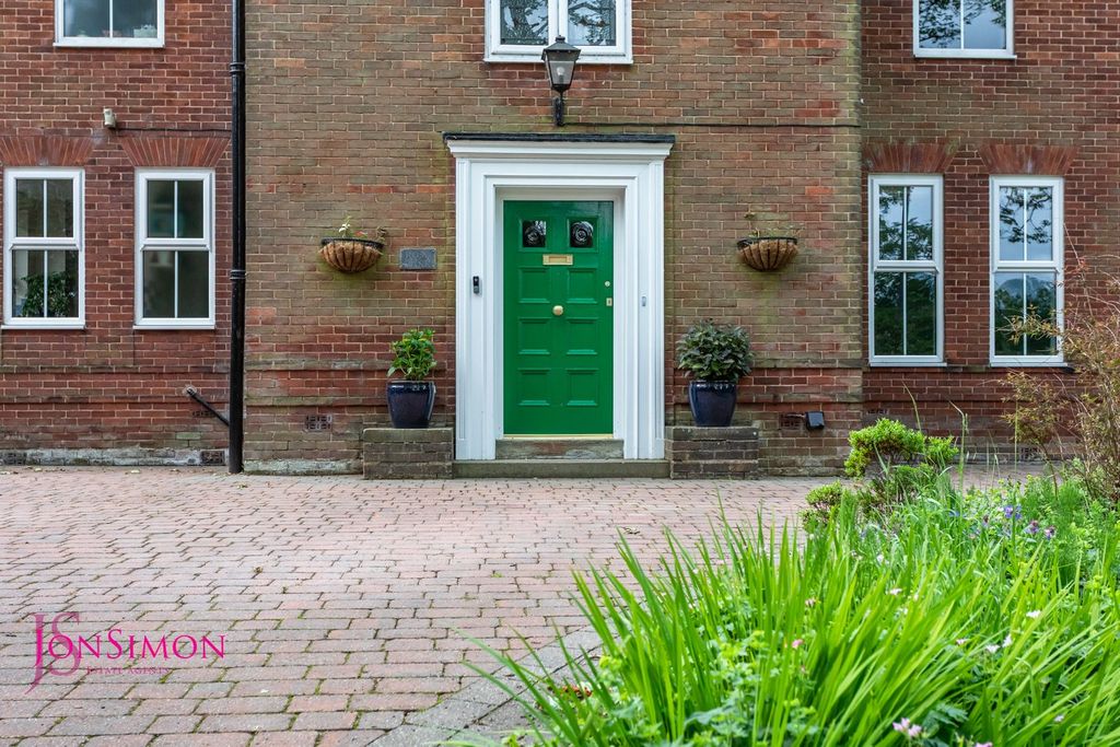 Property photo 3 of 58