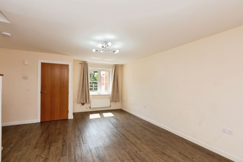 Property photo 3 of 18 Pbox-Img.Jpg