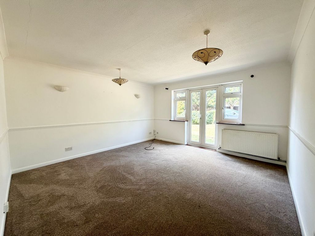Property photo 2 of 21