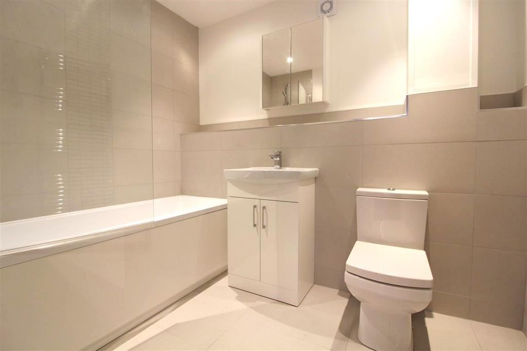 Additional image 7 of 6 bed flat for sale19- 23 Market Street, Maidenhead SL6