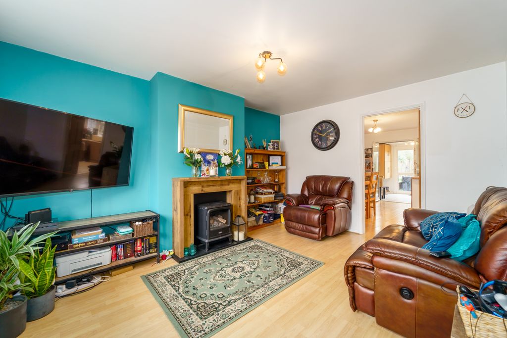 Property photo 3 of 19