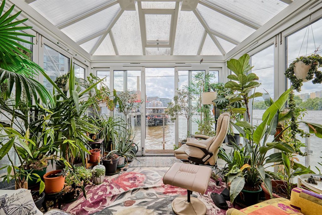 Property photo 1 of 29