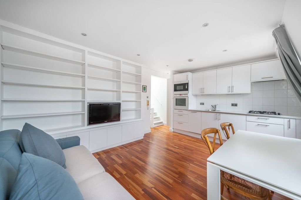 Property photo 2 of 9