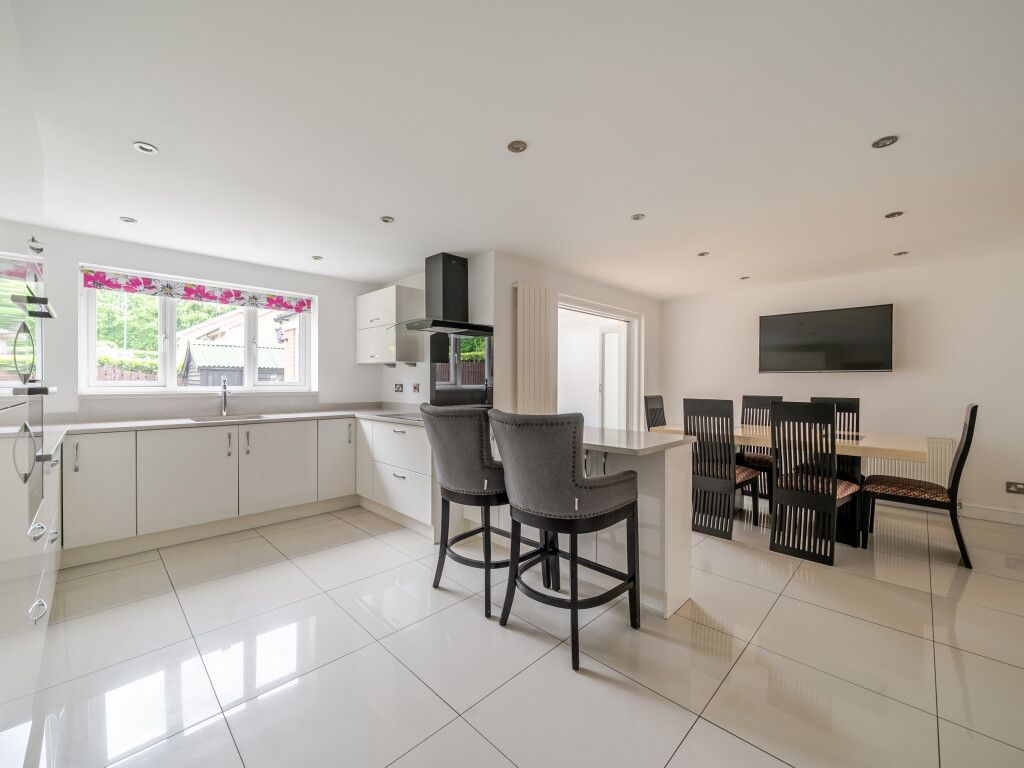 Property photo 3 of 20 1456793-8-69Fa27A...