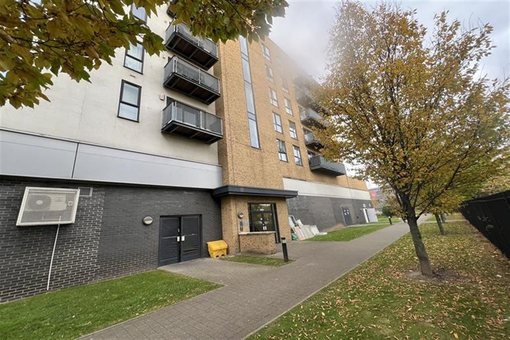 Property photo 1 of 10 (Main)