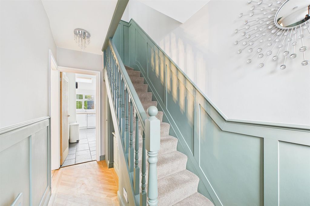 Property photo 2 of 16 Cam03736G0-Pr0215-Still011.Jpg